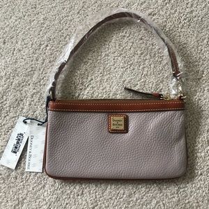 NWT $88 Dooney & Bourke Slim Wristlet Pebbled